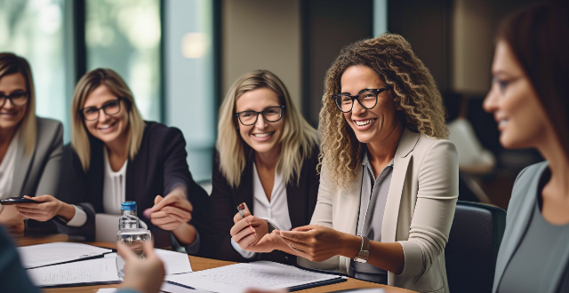 How can women maintain good manners while networking in a professional setting ?